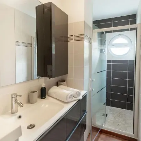 Maison De L'arbousier