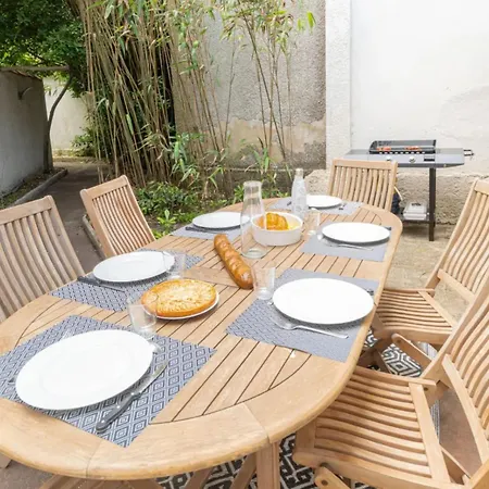 Maison De L'arbousier