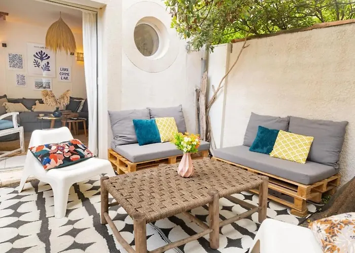 Maison De L'arbousier